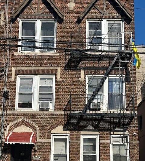 1963 East 17th Street 6 Family Home